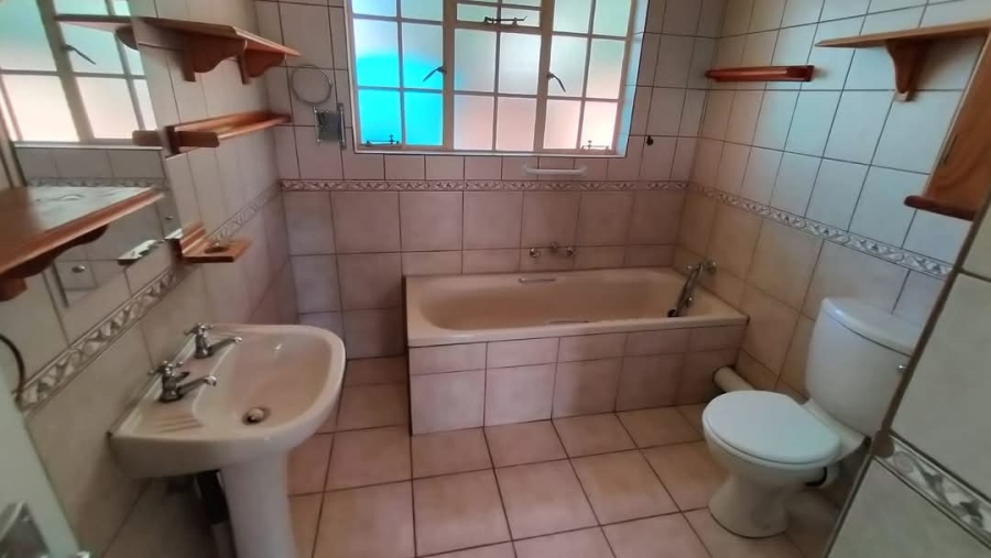 3 Bedroom Property for Sale in Heuwelsig Free State